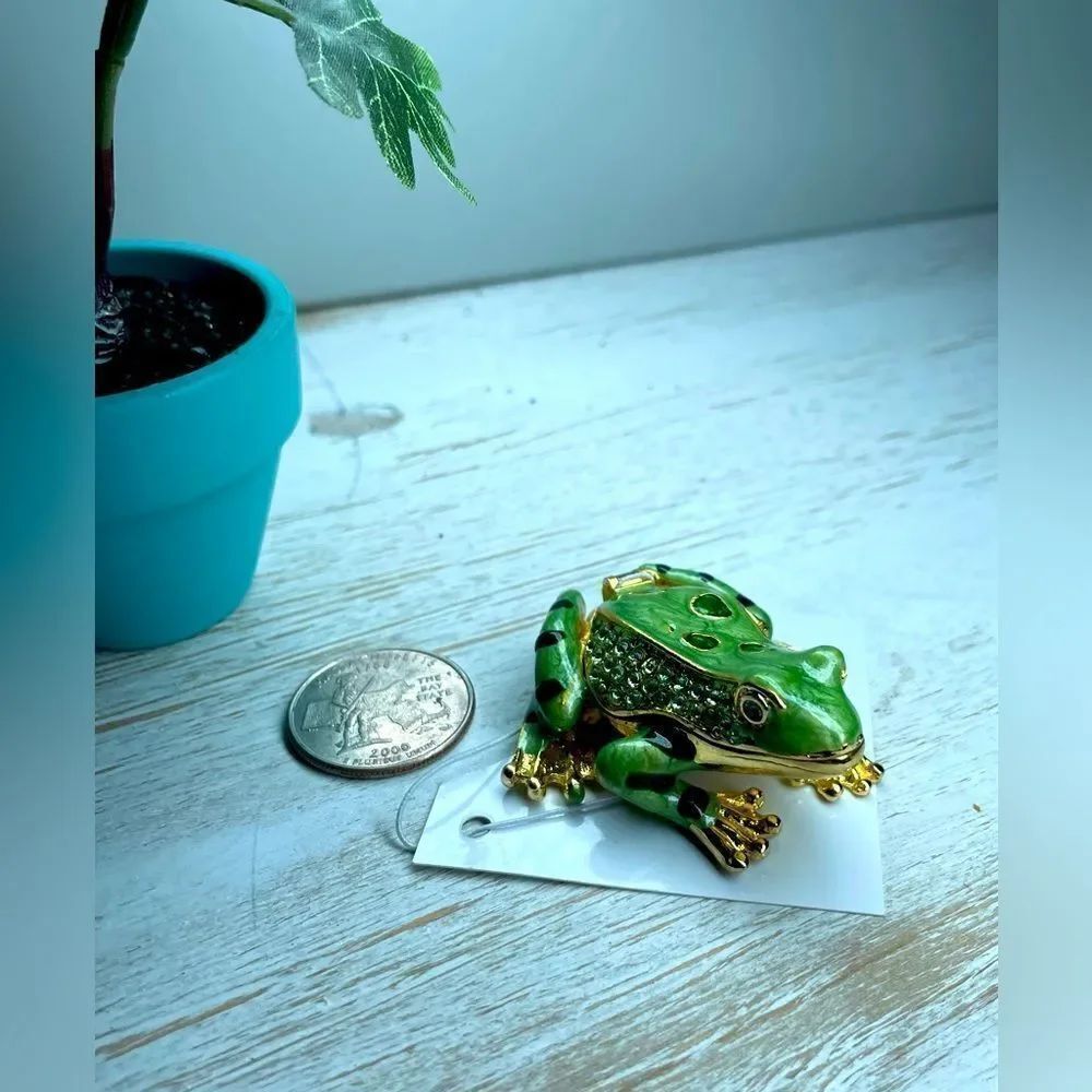 NEW! Bejeweled Green Frog Jewelry Box NWT Trinket Gift Wedding Engagement